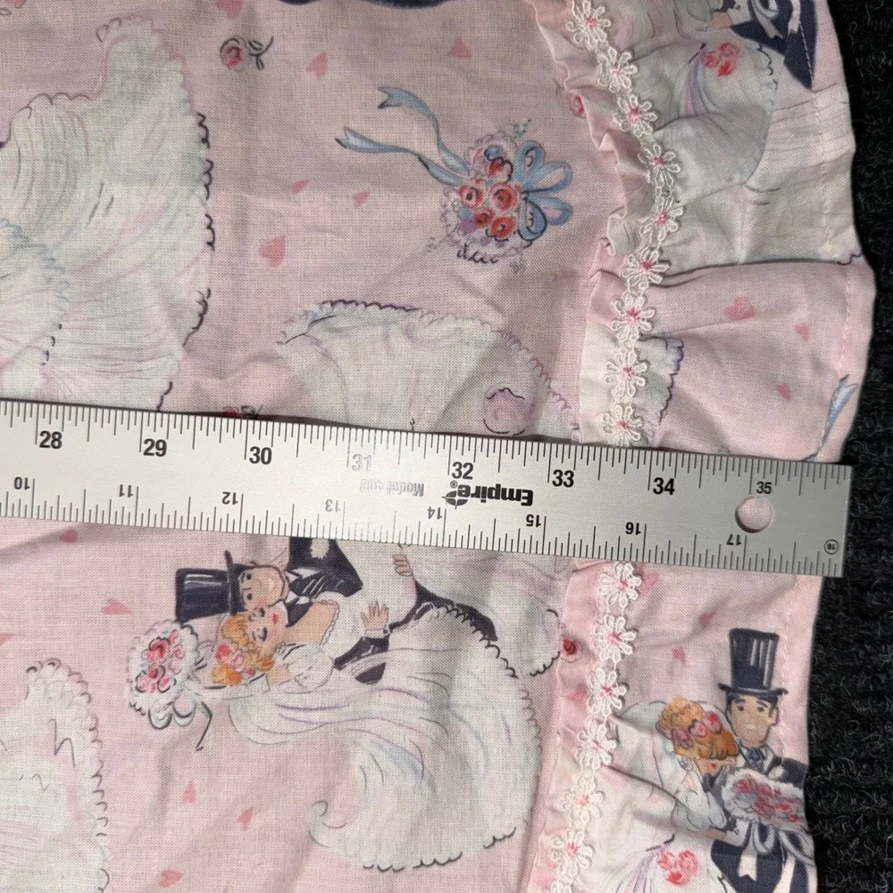 Vintage Pink Bride Groom Novelty Print Apron Heart Cutout Lace Trim Coquette